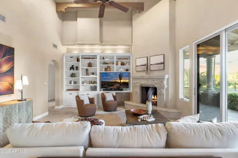 $4,200,000 | 8560 North Canta Bello, Paradise Valley, AZ 85253