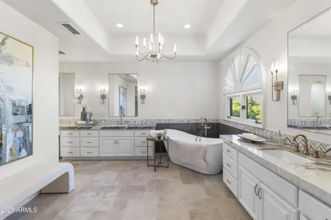 $4,200,000 | 8560 North Canta Bello, Paradise Valley, AZ 85253