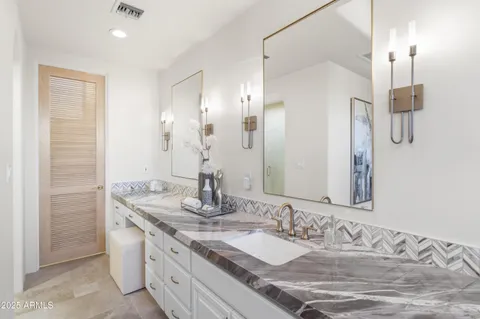 $4,200,000 | 8560 North Canta Bello, Paradise Valley, AZ 85253