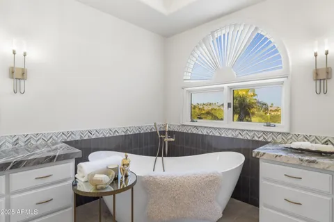 $4,200,000 | 8560 North Canta Bello, Paradise Valley, AZ 85253