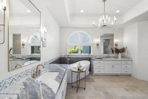 $3,795,000 | 8560 North Canta Bello, Paradise Valley, AZ 85253