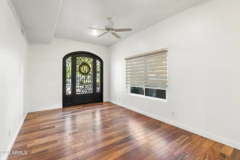 $4,200,000 | 8560 North Canta Bello, Paradise Valley, AZ 85253