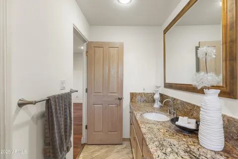 $4,200,000 | 8560 North Canta Bello, Paradise Valley, AZ 85253