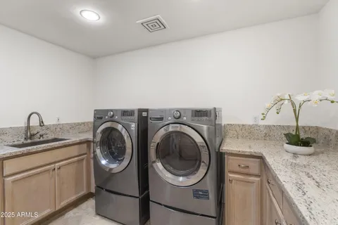 $4,200,000 | 8560 North Canta Bello, Paradise Valley, AZ 85253