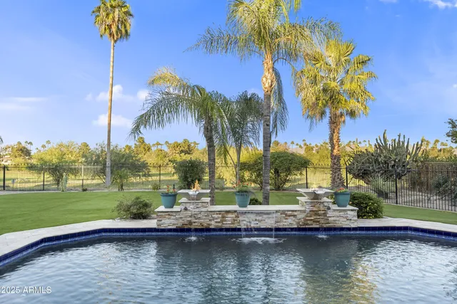 $3,950,000 | 8560 North Canta Bello, Paradise Valley, AZ 85253