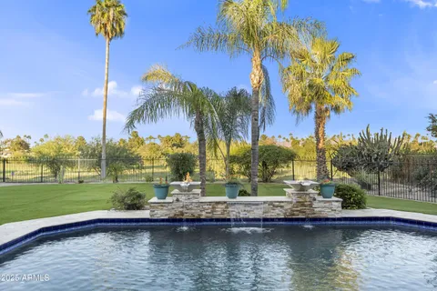 $3,795,000 | 8560 North Canta Bello, Paradise Valley, AZ 85253