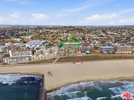 $1,599,000 | 700 Esplanade, Unit 30, Redondo Beach, CA 90277