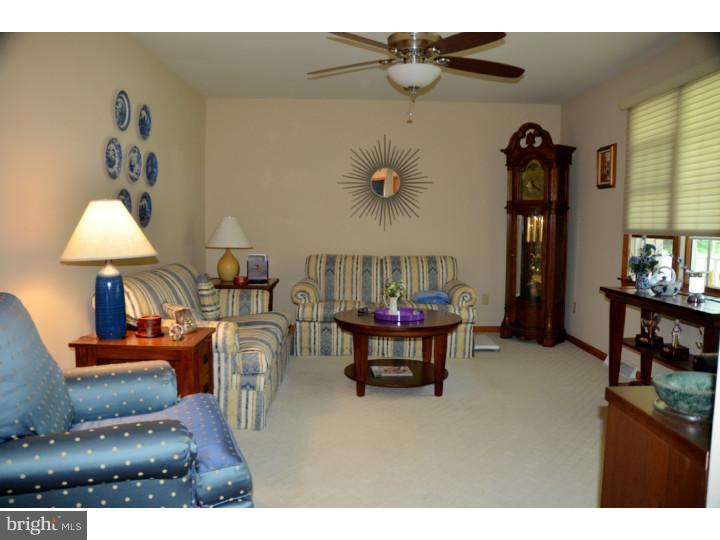 18 Park Road Pennsville, NJ 08070 - Photo 14 of 25 Living Room