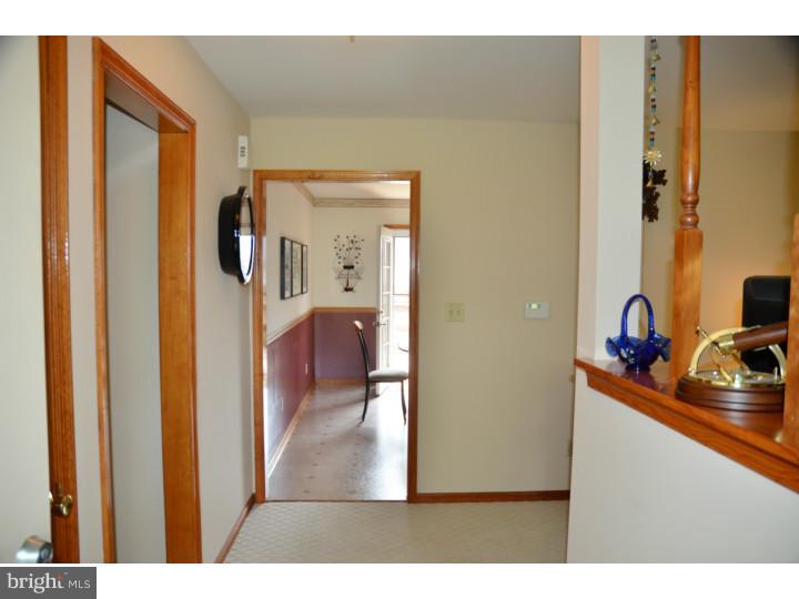 18 Park Road Pennsville, NJ 08070 - Photo 15 of 25 Foyer