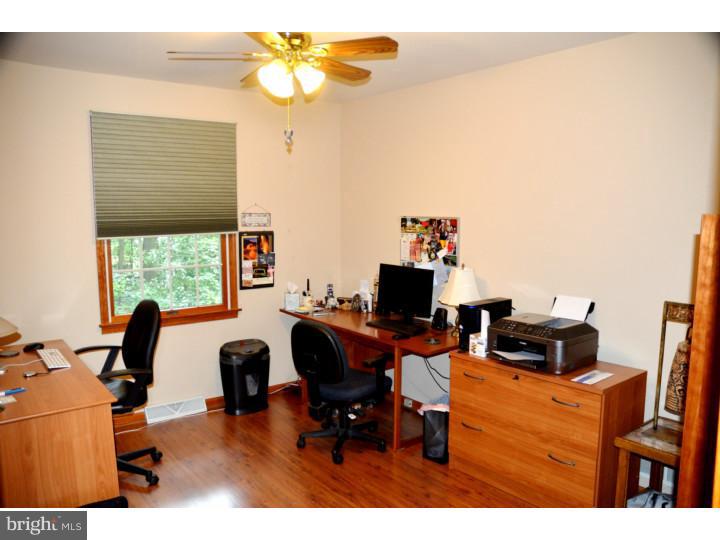 18 Park Road Pennsville, NJ 08070 - Photo 23 of 25 Bedroom 3