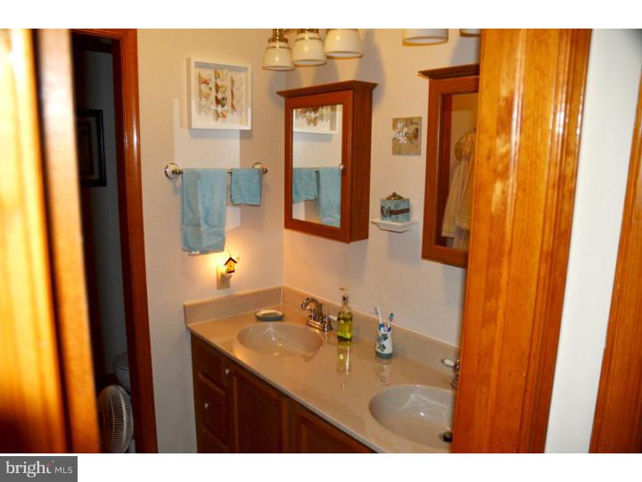 18 Park Road Pennsville, NJ 08070 - Photo 24 of 25 Master Bathroom