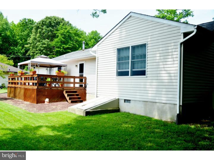 18 Park Road Pennsville, NJ 08070 - Photo 7 of 25 Exterior Back