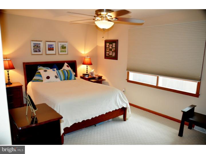 18 Park Road Pennsville, NJ 08070 - Photo 10 of 25 Bedroom - Main