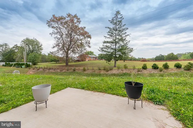 $2,049 | 102 Coralyrose Court, Winchester, VA 22602