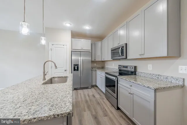 $2,049 | 102 Coralyrose Court, Winchester, VA 22602