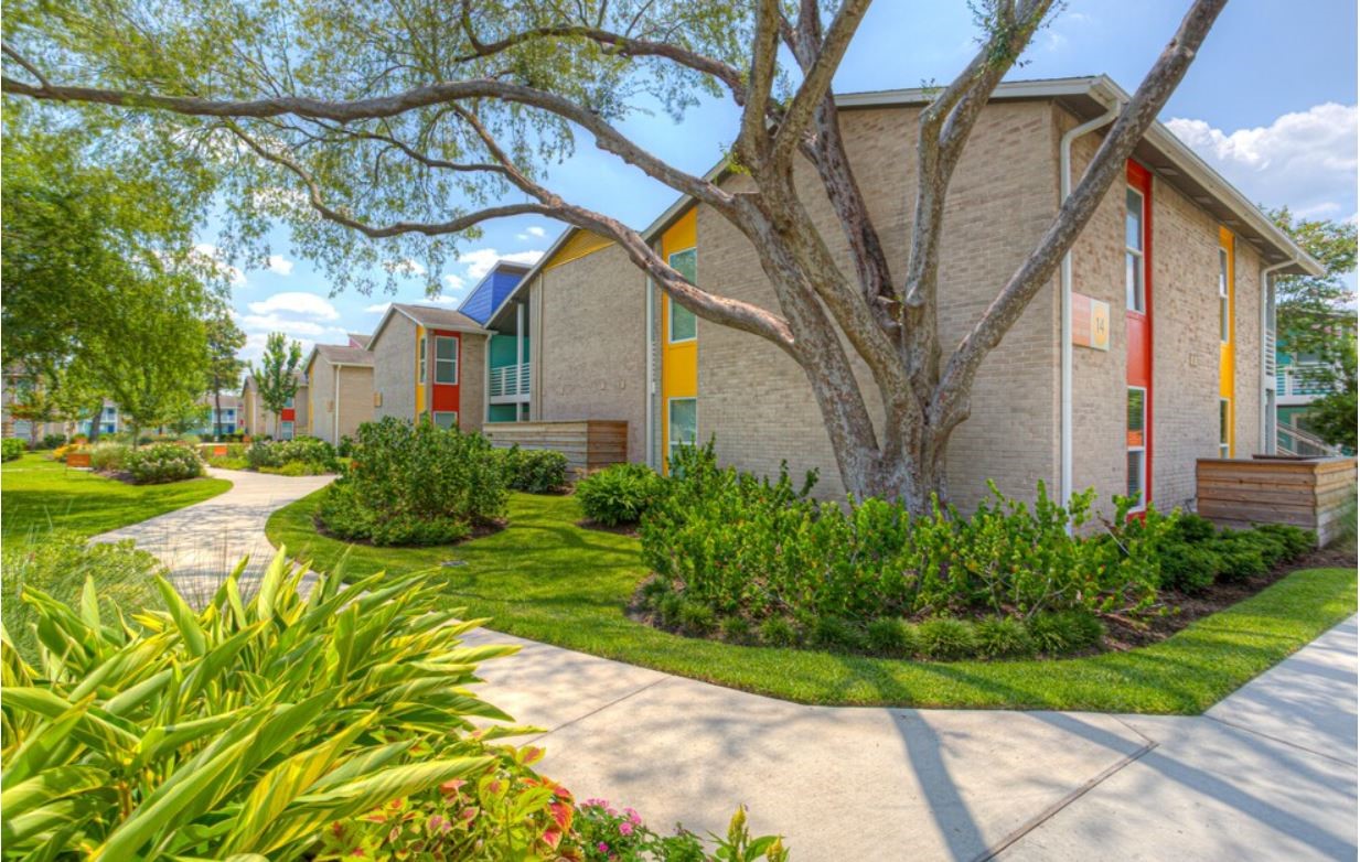 8787 Hammerly Boulevard, Unit 222 Houston, TX 77080 - Photo 16 of 39 a house view with a outdoor space