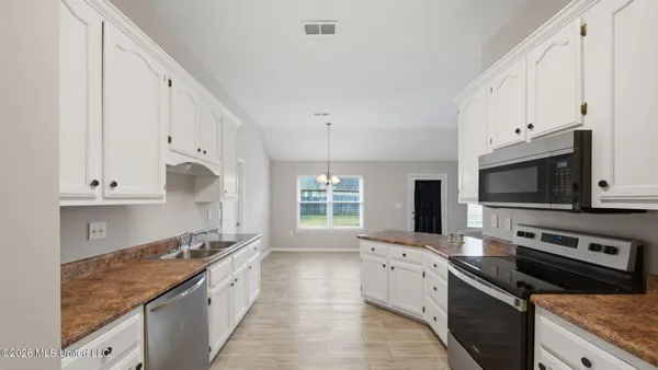 $349,900 | 9189 William Paul Drive, Olive Branch, MS 38654