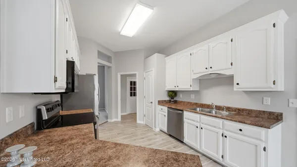 $349,900 | 9189 William Paul Drive, Olive Branch, MS 38654