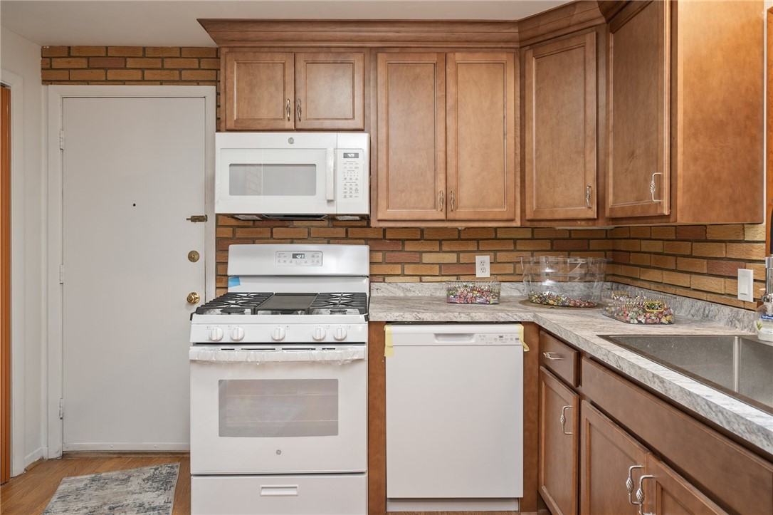 1148 Farnsworth Road South Henrietta, NY 14623 - Photo 23 of 50