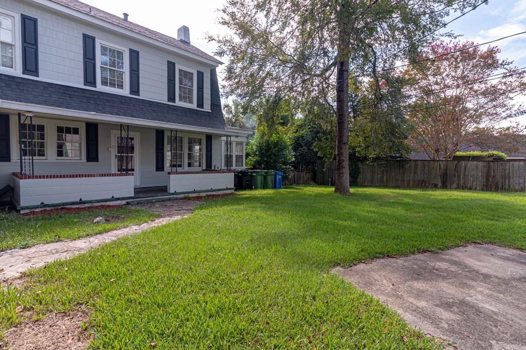 1519 16th Avenue Columbus, GA 31901 - Photo 3 of 16 a front view of house with yard and green space