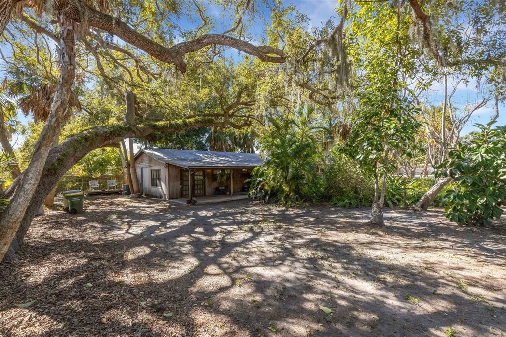 4122 Bradenton Road Sarasota, FL 34234 - Photo 3 of 47