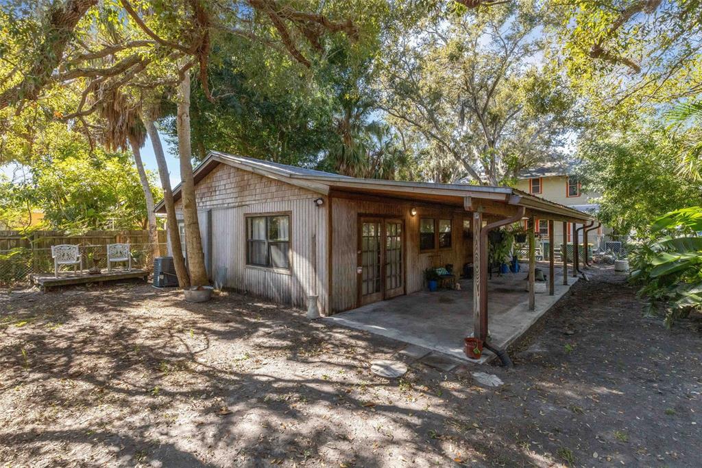 4122 Bradenton Road Sarasota, FL 34234 - Photo 4 of 47