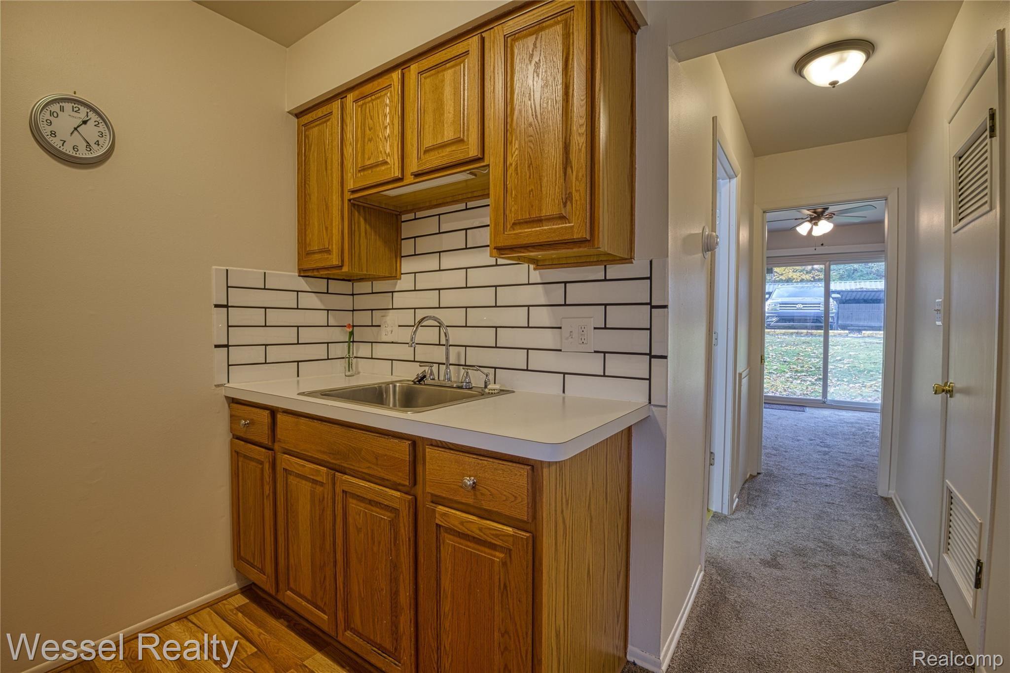 417 Prospect Street, Unit 108 Romeo, MI 48065 - Photo 5 of 16 DSCF6343_9.jpg