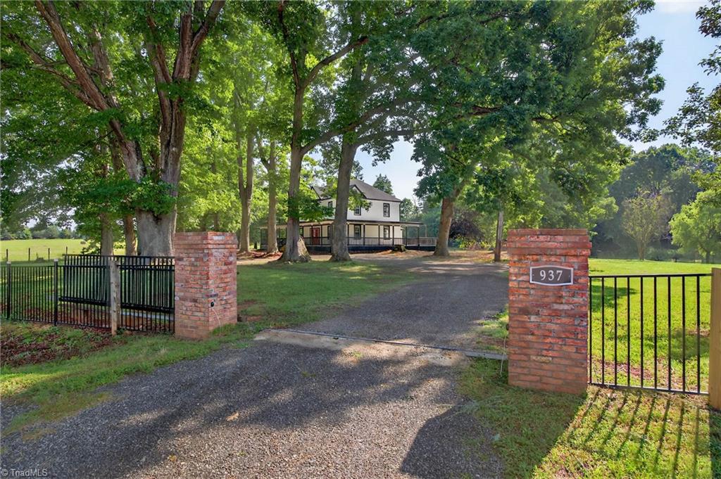 937 Haynes Road Summerfield, NC 27358 - Photo 3 of 50