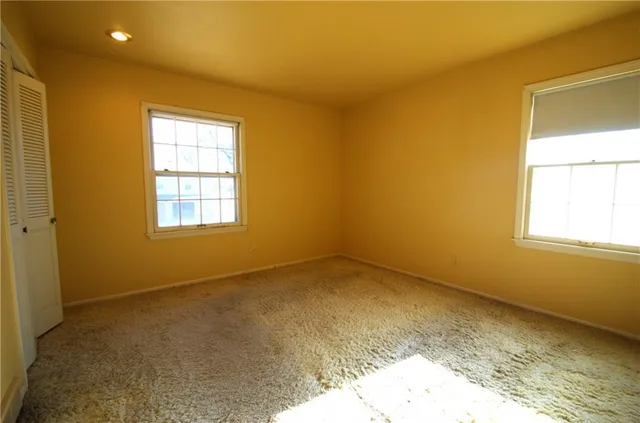 $405,000 | 10120 Glenwood Street, Overland Park, KS 66212