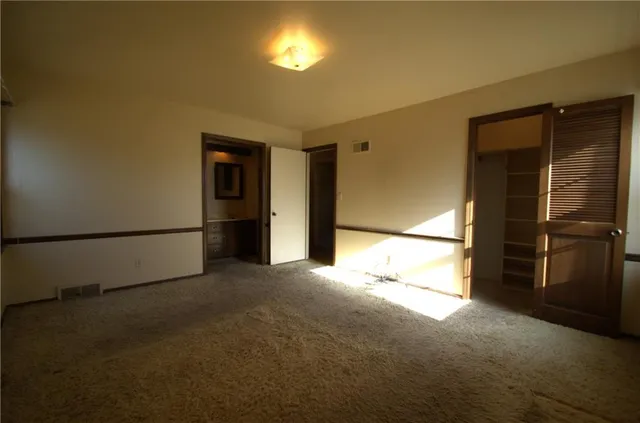 $405,000 | 10120 Glenwood Street, Overland Park, KS 66212