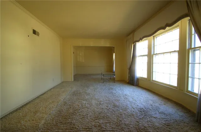 $405,000 | 10120 Glenwood Street, Overland Park, KS 66212