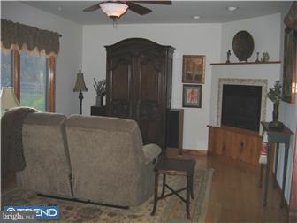 44 Wulaton Road Kintnersville, PA 18930 - Photo 9 of 12 Living Room
