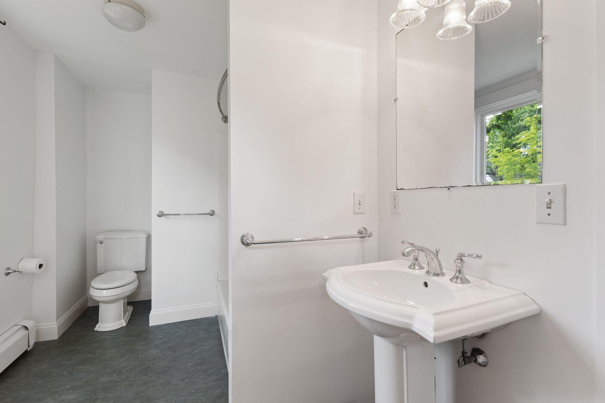 216 Middle Road Falmouth, ME 04105 - Photo 13 of 54 216_Middle_Rd_11
