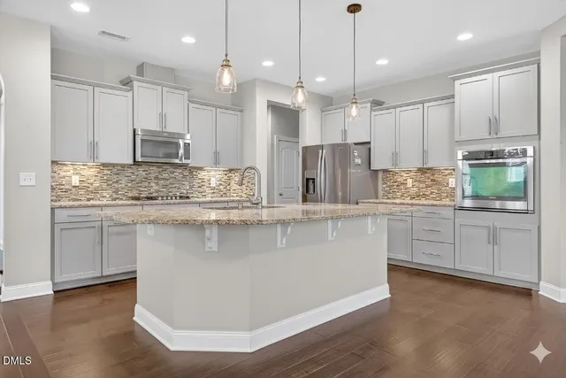 $875,000 | 3114 Bluff Oak Drive, Cary, NC 27519