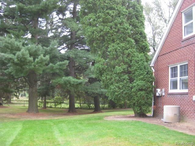 2215 Walnut Lake Road West Bloomfield, MI 48322 - Photo 19 of 20
