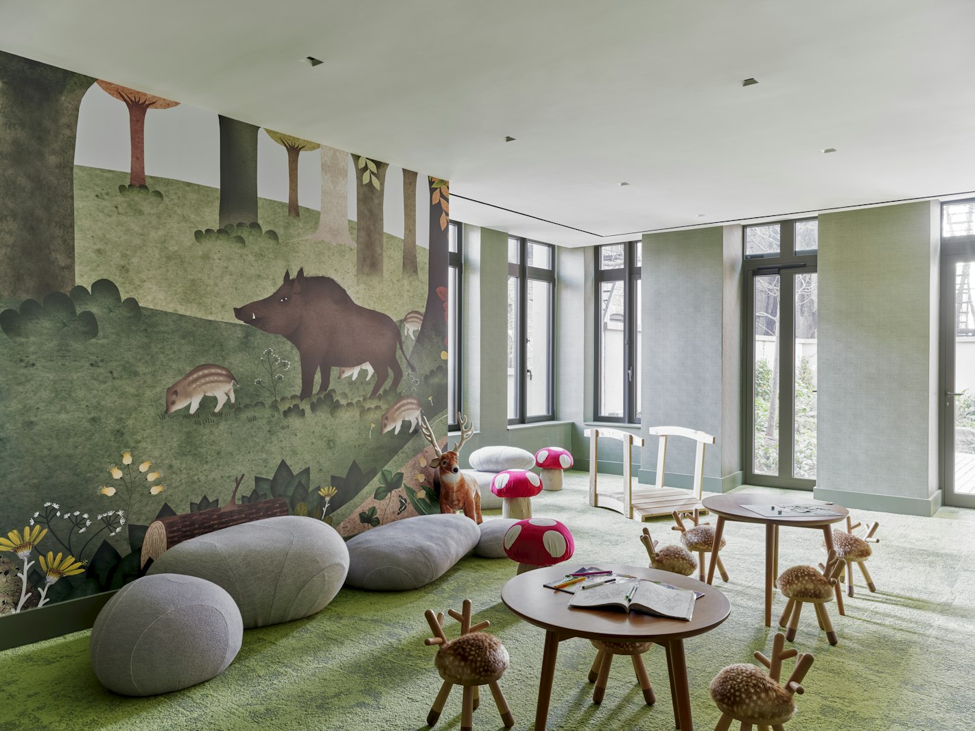 543 West 122nd Street, Unit 4H Manhattan, NY 10027 - Photo 29 of 34 a outdoor dining space with furniture and outdoor view