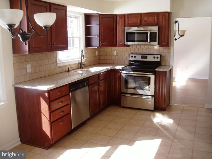1002 Shiloh Road West Chester, PA 19382 - Photo 5 of 25 Kitchen