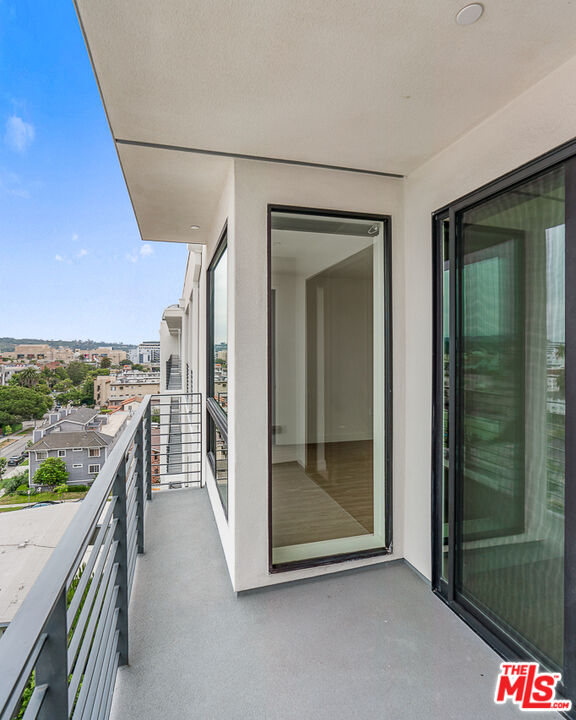 3688 Overland Avenue, Unit PH14 Los Angeles, CA 90034 - Photo 18 of 37 a view of a balcony