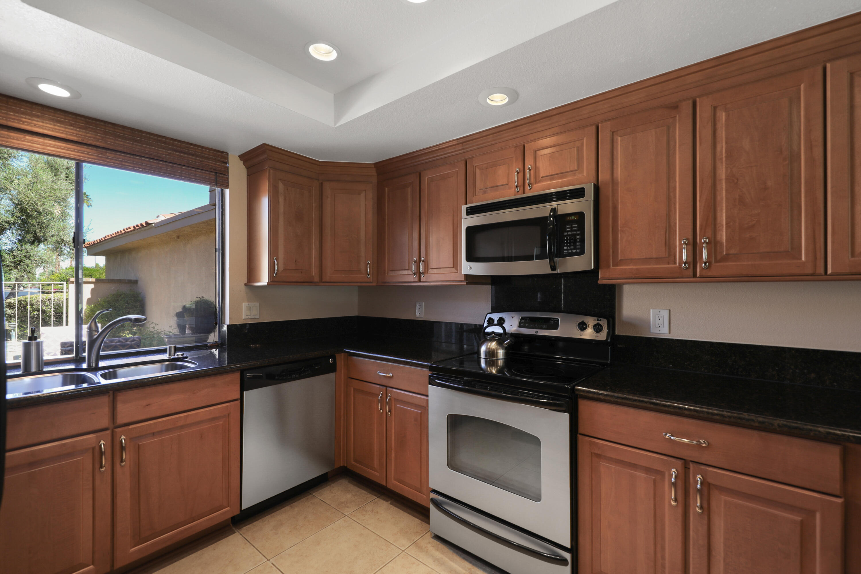 52 La Ronda Drive Rancho Mirage, CA 92270 - Photo 1 of 27 LaRonda52#5