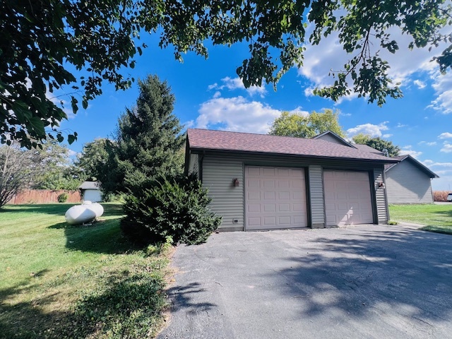 7705 Lakewood Road Weldon, IL 61882 - Photo 40 of 40 a house with a yard