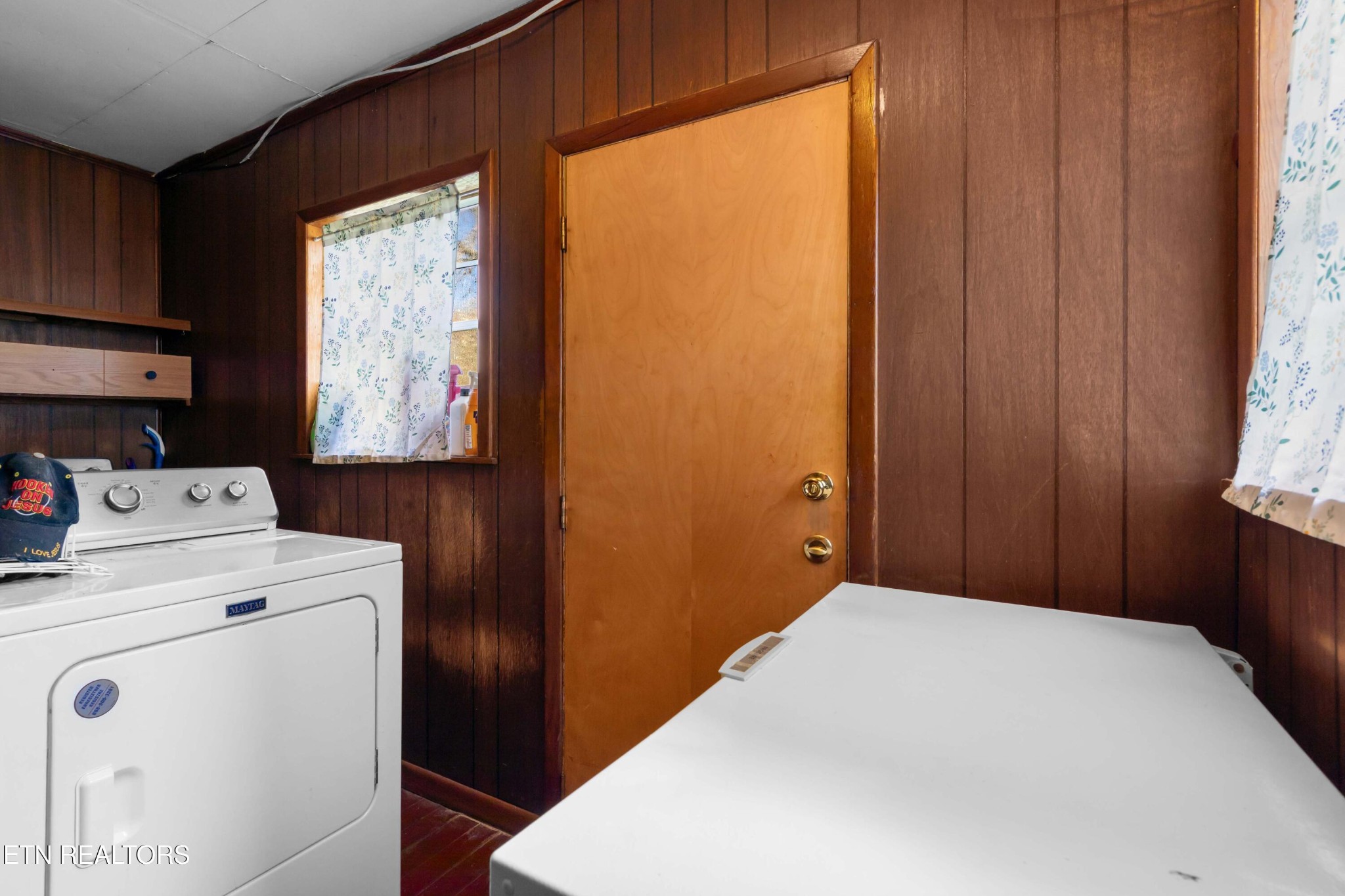385 Hubbs Grove Road Maynardville, TN 37807 - Photo 17 of 33 a bedroom with a bed and a window