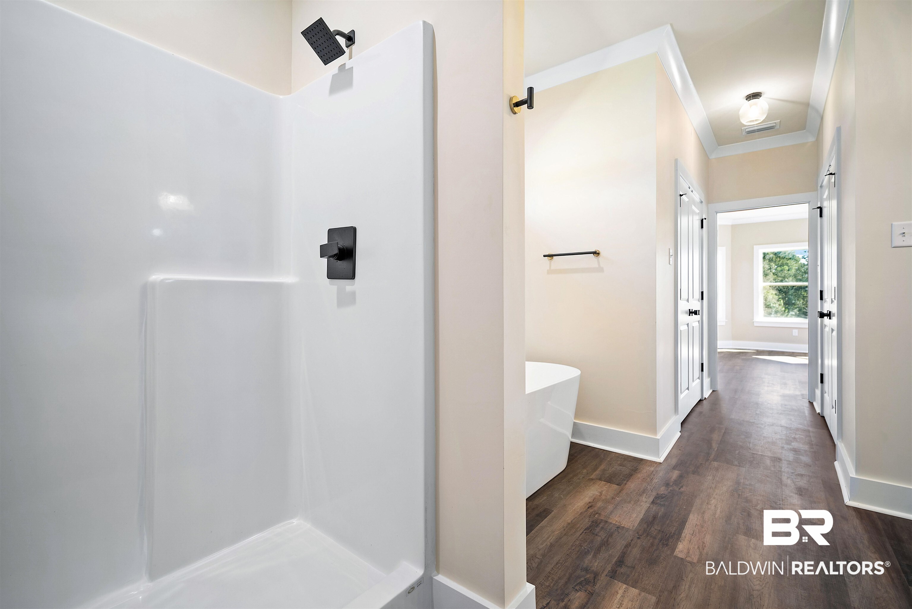 188 Hampton Ridge Mobile, AL 36608 - Photo 20 of 37 5' shower. Shower door to be installed.