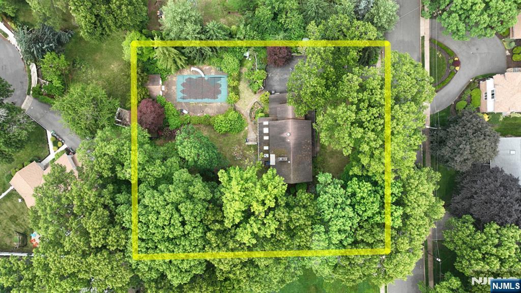 9 Lyncrest Drive Paramus, NJ 07652 - Photo 12 of 49