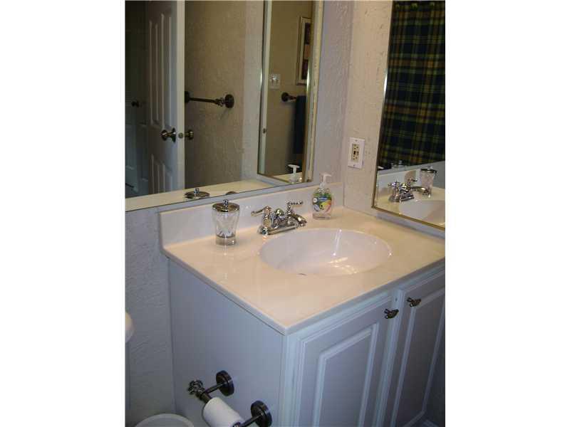 507 Hunters Path Road, Unit 33 Bridgeville, PA 15017 - Photo 21 of 21 Full Bath.