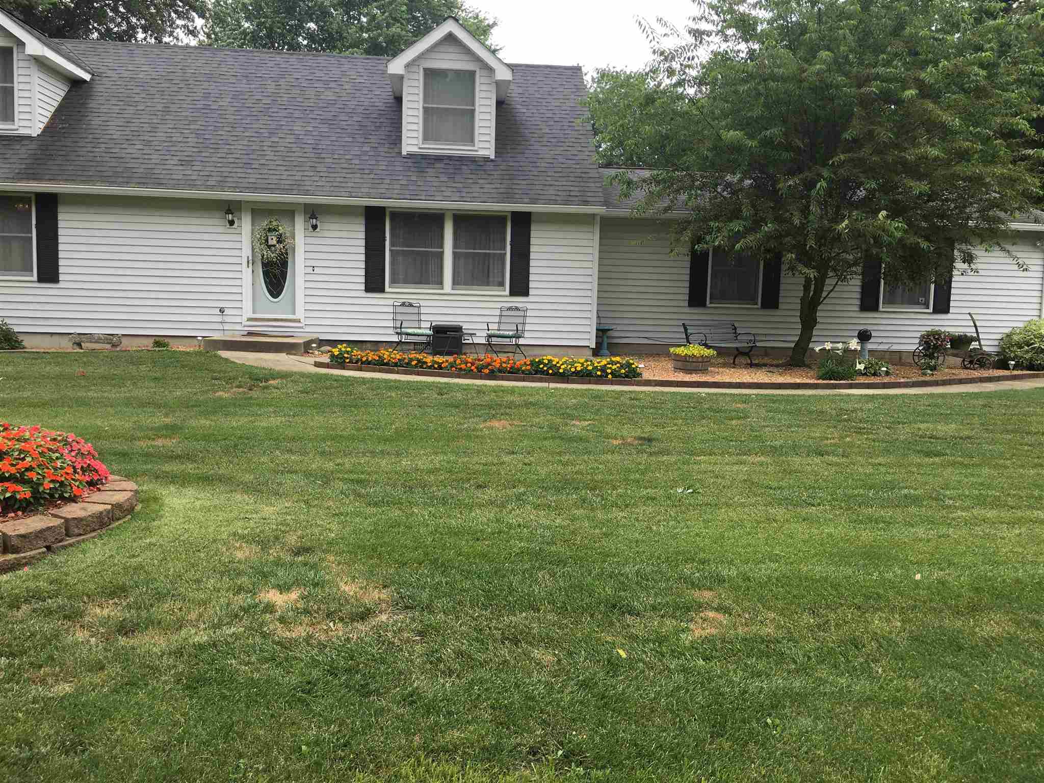 215 Country Lake Road Springfield, IL 62711 - Photo 3 of 48