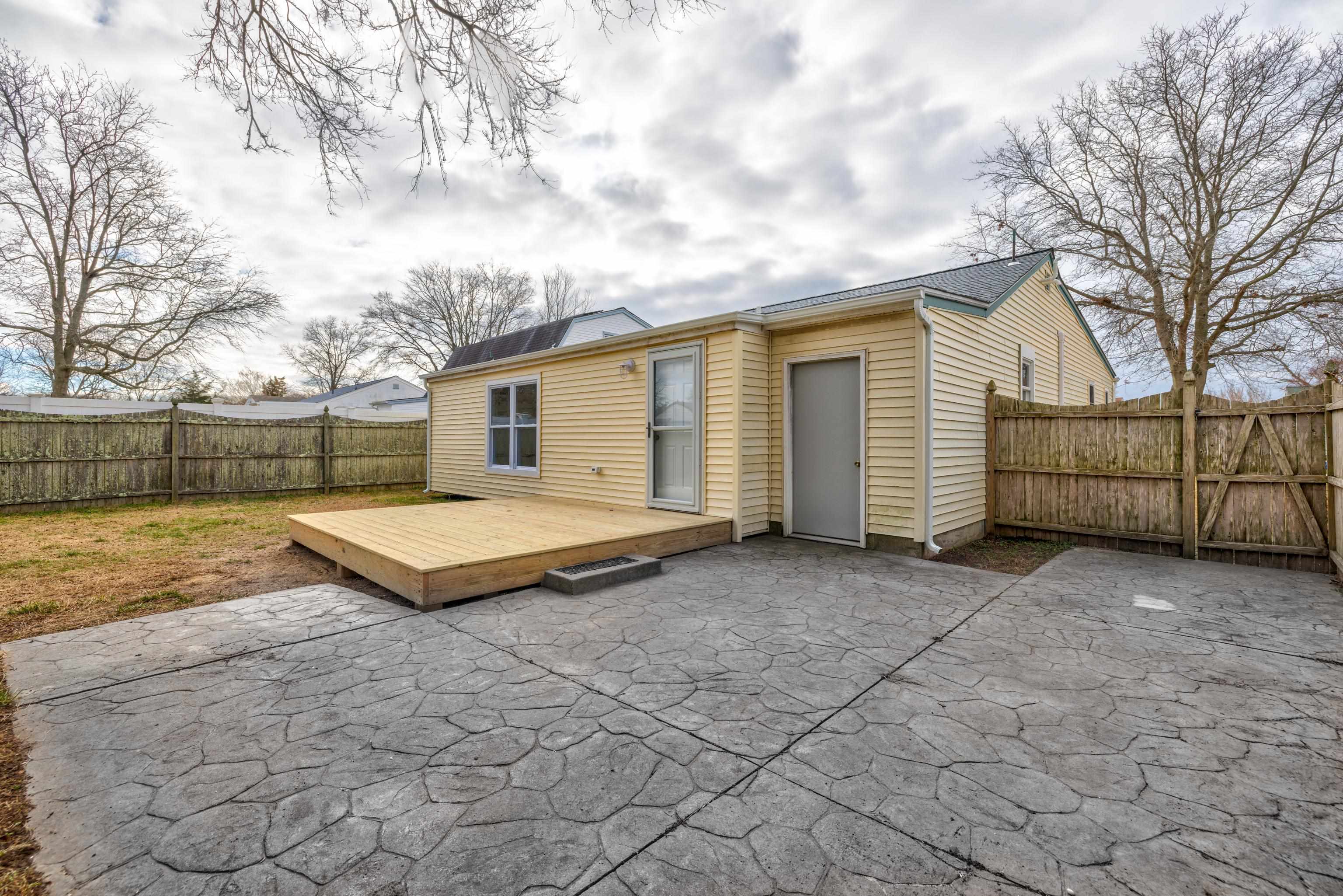 121 Broadway Villas, NJ 08251 - Photo 29 of 32 a view of a house with a yard