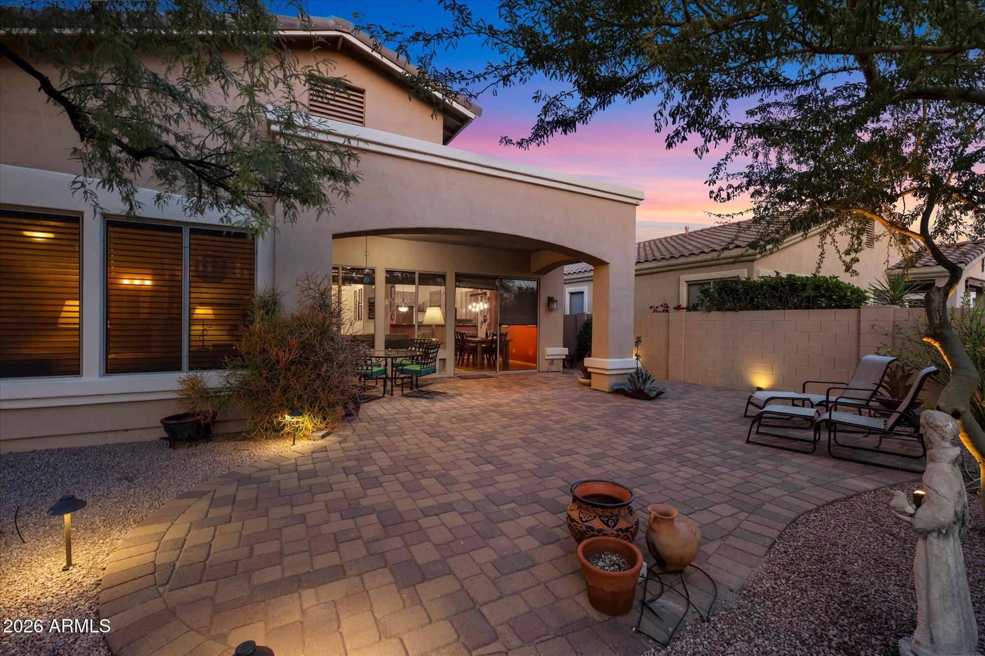 5025 East Kirkland Road Phoenix, AZ 85054 - Photo 5 of 37 a view of a chairs and tables in patio