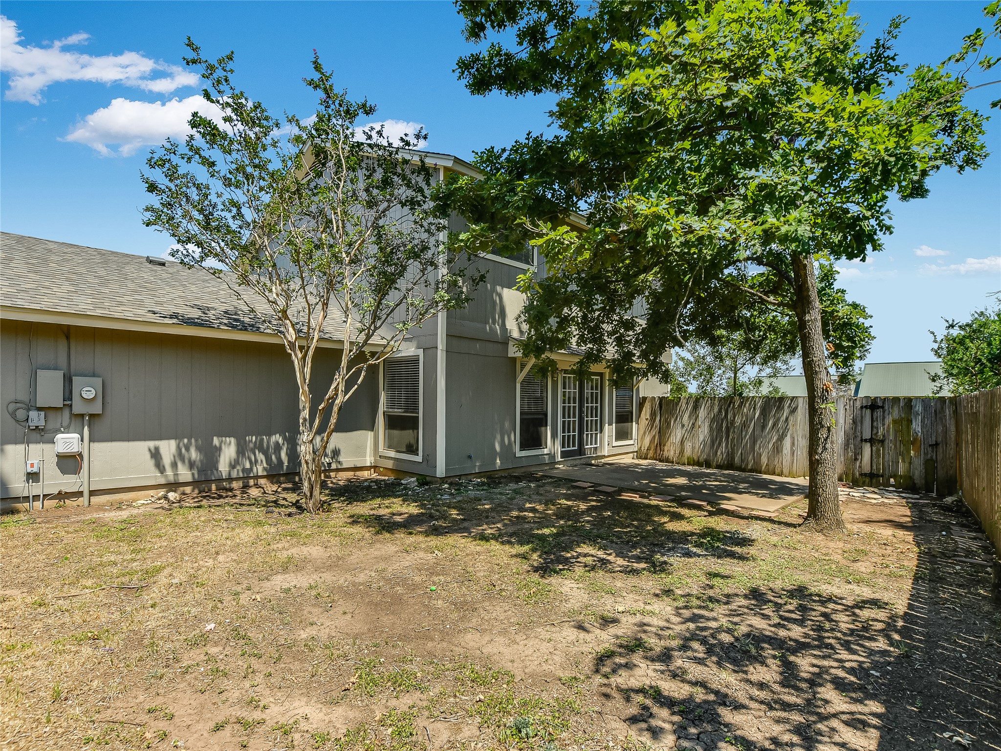 300 North Field Street Round Rock, TX 78681 - Photo 23 of 26 Large private yard on corner lot.