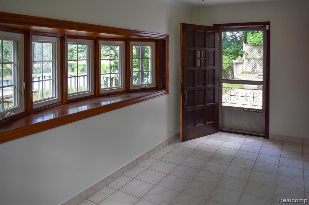 780 West Leonard Road Leonard, MI 48367 - Photo 12 of 23