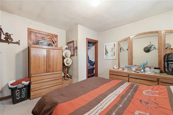 $415,000 | 38240 Hedge Lane, Paola, KS 66071